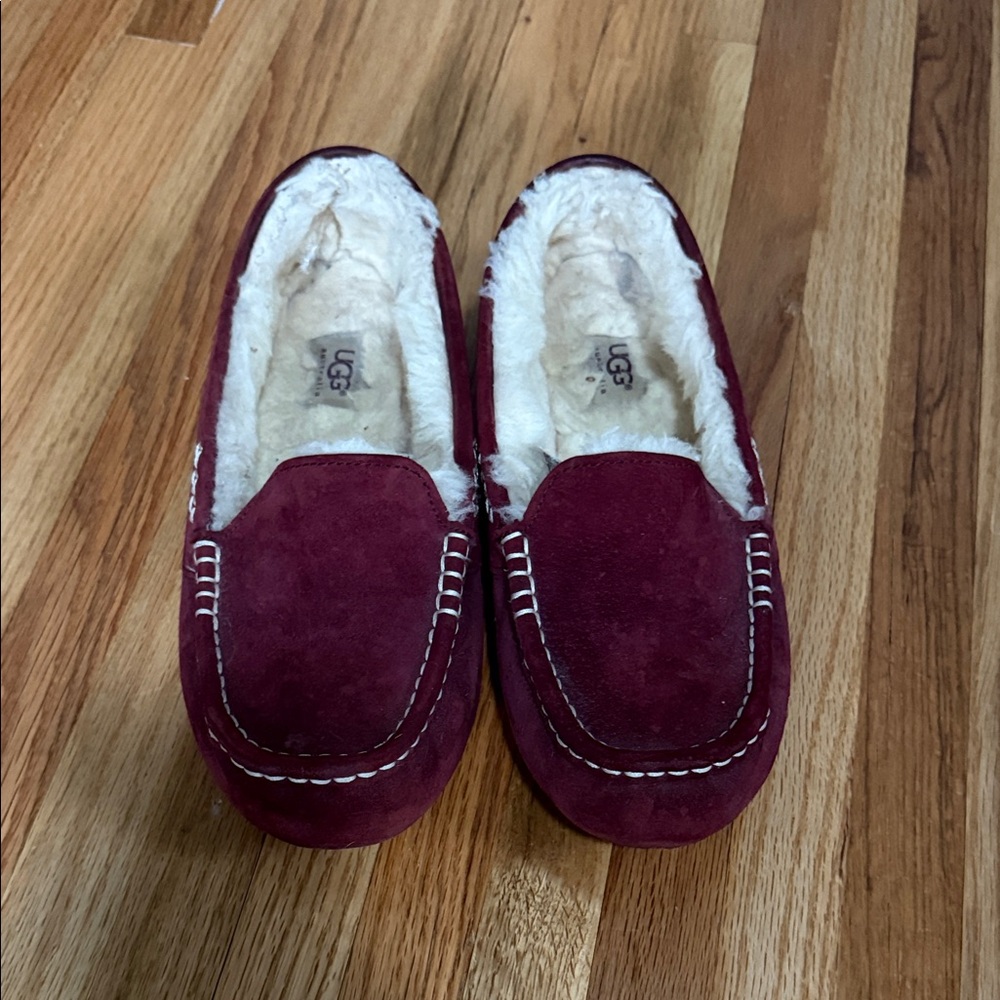 UGG Australia Maroon moccasin